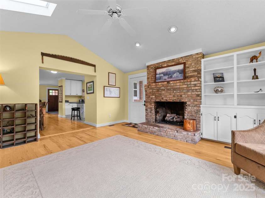 158 Fisher Road, Brevard, NC 28712.  MLS# CAR4263777, YatesRealty ID 16264. 