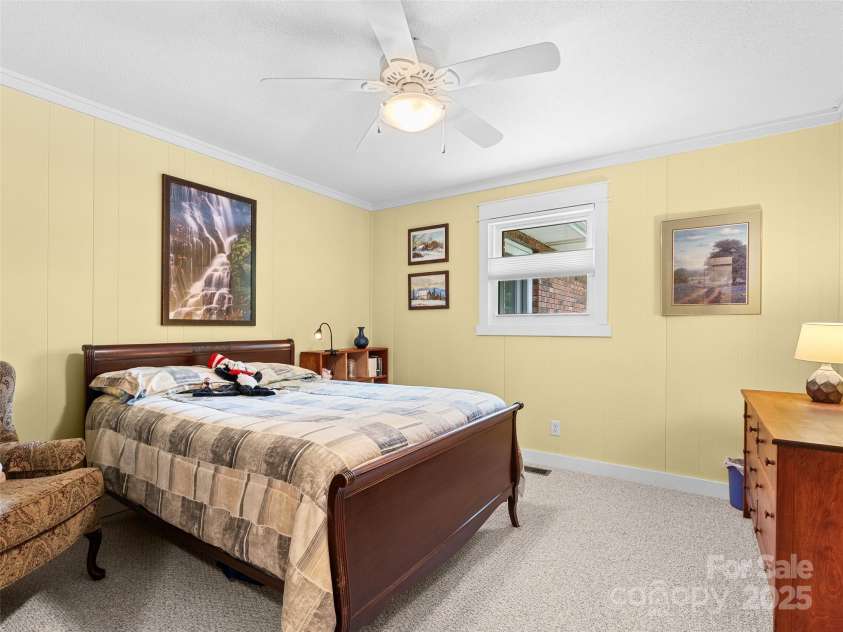 158 Fisher Road, Brevard, NC 28712.  MLS# CAR4263777, YatesRealty ID 16264. 