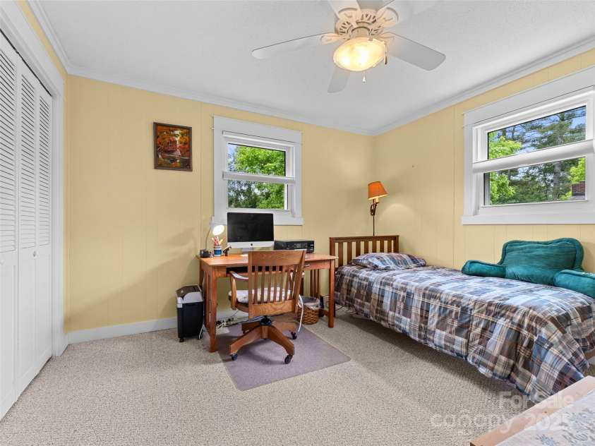 158 Fisher Road, Brevard, NC 28712.  MLS# CAR4263777, YatesRealty ID 16264. 