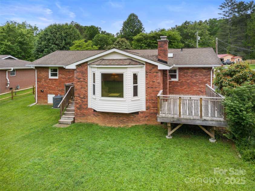 158 Fisher Road, Brevard, NC 28712.  MLS# CAR4263777, YatesRealty ID 16264. 