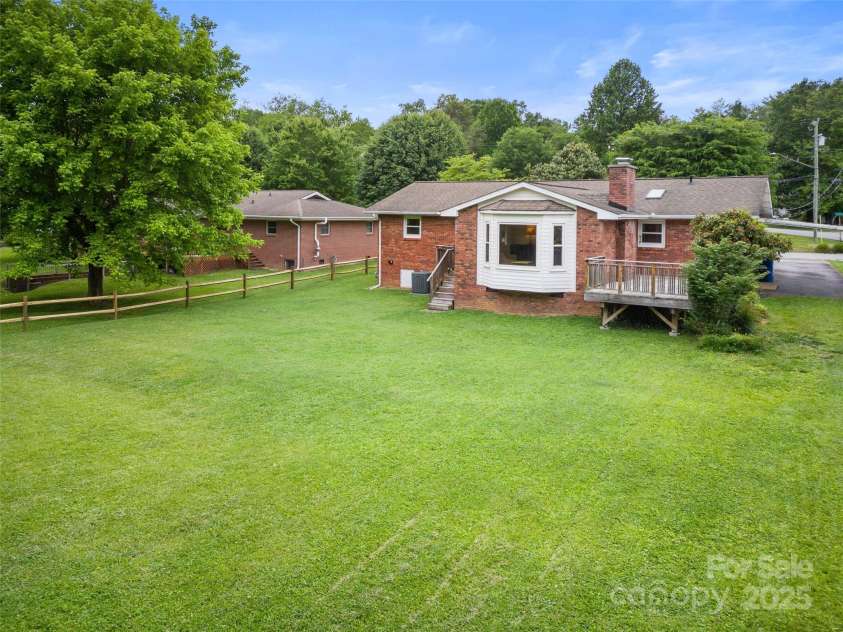 158 Fisher Road, Brevard, NC 28712.  MLS# CAR4263777, YatesRealty ID 16264. 