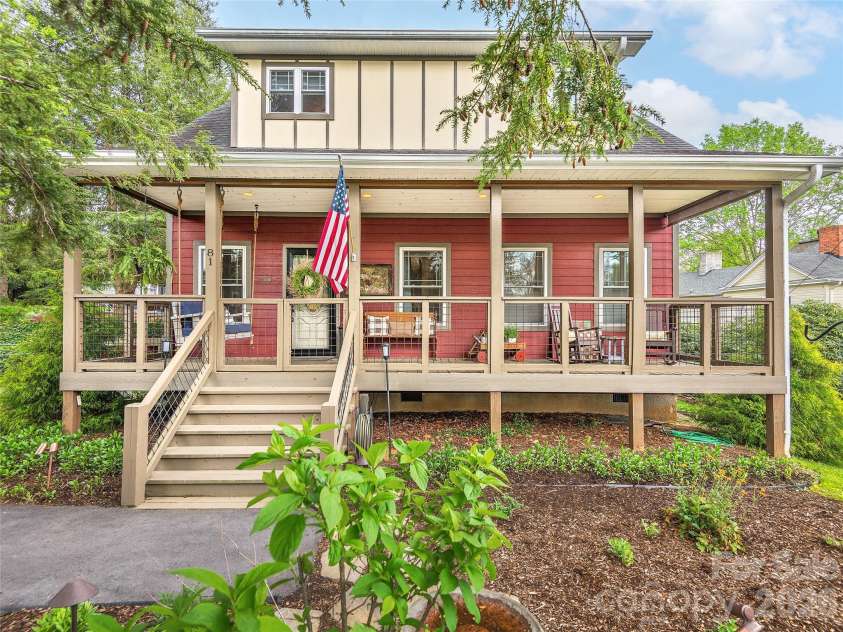 81 Boyd Avenue, Waynesville, NC 28786.  MLS# CAR4373279, YatesRealty ID 16265. 