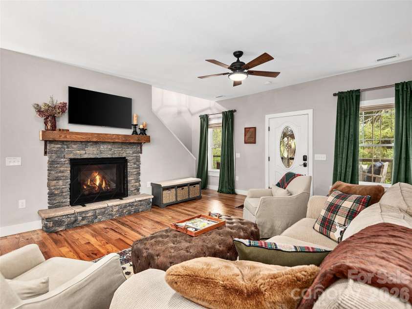 81 Boyd Avenue, Waynesville, NC 28786.  MLS# CAR4373279, YatesRealty ID 16265. 