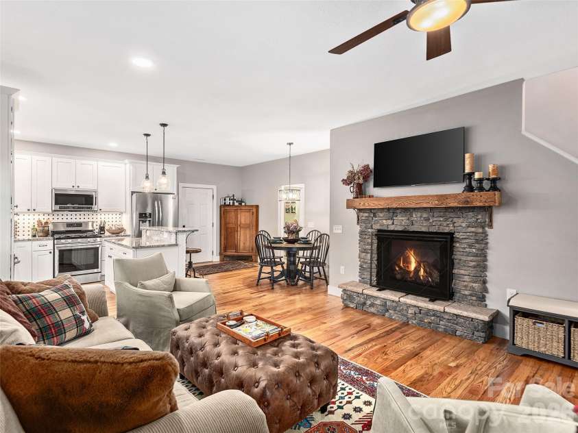 81 Boyd Avenue, Waynesville, NC 28786.  MLS# CAR4373279, YatesRealty ID 16265. 
