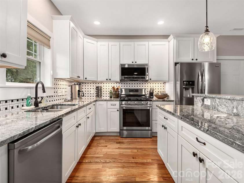 81 Boyd Avenue, Waynesville, NC 28786.  MLS# CAR4373279, YatesRealty ID 16265. 