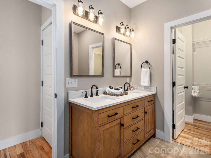 81 Boyd Avenue, Waynesville, NC 28786.  MLS# CAR4373279, YatesRealty ID 16265. 