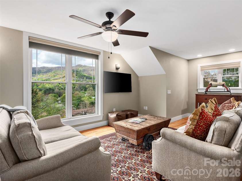 81 Boyd Avenue, Waynesville, NC 28786.  MLS# CAR4373279, YatesRealty ID 16265. 