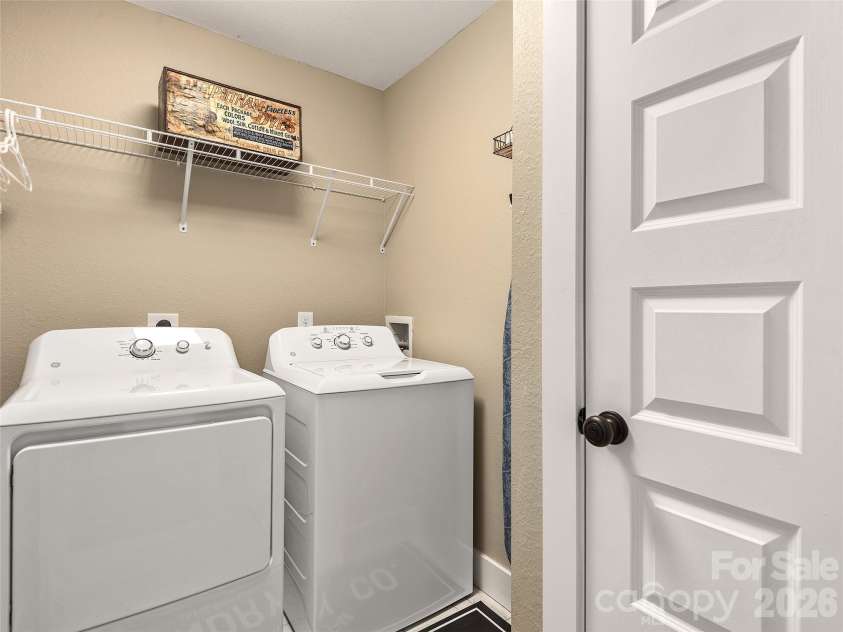 81 Boyd Avenue, Waynesville, NC 28786.  MLS# CAR4373279, YatesRealty ID 16265. 
