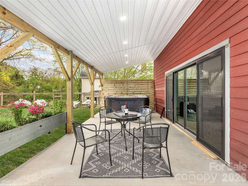 81 Boyd Avenue, Waynesville, NC 28786.  MLS# CAR4373279, YatesRealty ID 16265. 