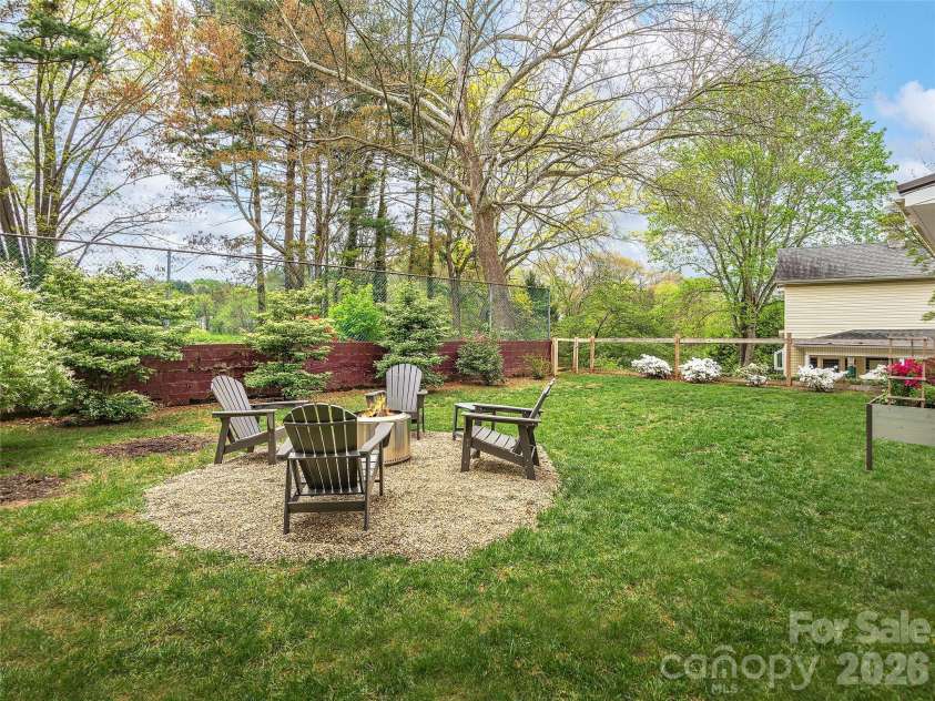 81 Boyd Avenue, Waynesville, NC 28786.  MLS# CAR4373279, YatesRealty ID 16265. 