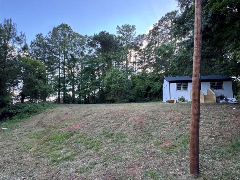 2096 Point Road, Belmont, NC 28012.  MLS# CAR4265740, YatesRealty ID 16266. 