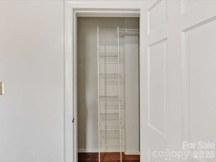 103 Laurel Avenue, Charlotte, NC 28207.  MLS# CAR4369312, YatesRealty ID 16267. Nice primary closet