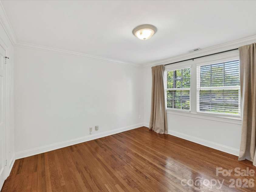 103 Laurel Avenue, Charlotte, NC 28207.  MLS# CAR4369312, YatesRealty ID 16267. Primary bedroom
