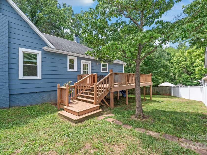219 Lee Street, Fort Mill, SC 29715.  MLS# CAR4257682, YatesRealty ID 16267. This home sits on a prime lot that perfectly complements its charm and character.