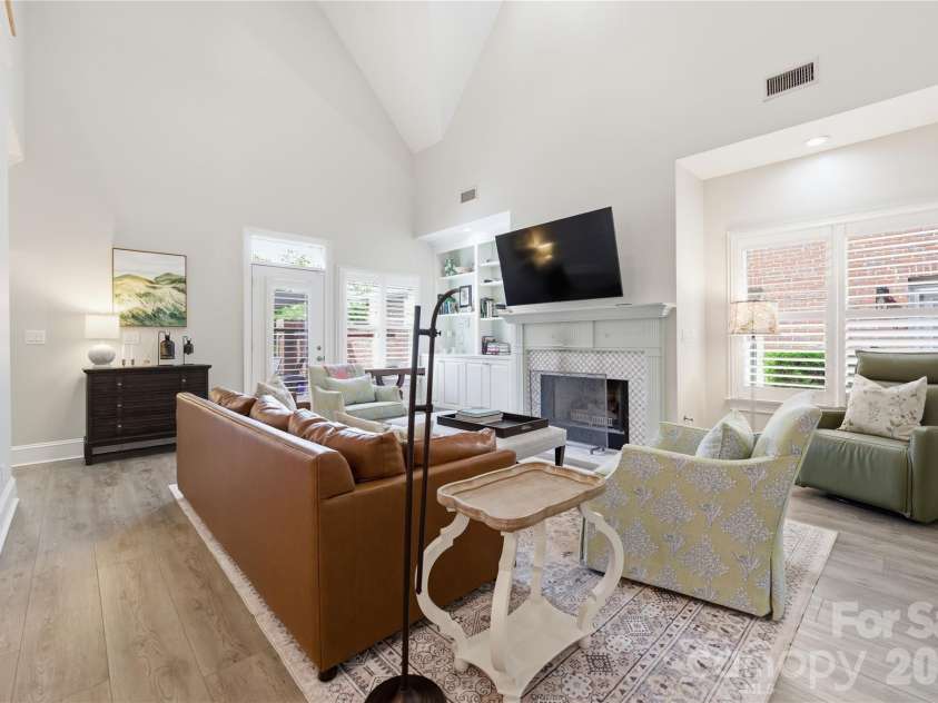 4118 Sharon Commons Lane, Charlotte, NC 28210.  MLS# CAR4366984, YatesRealty ID 16269. 