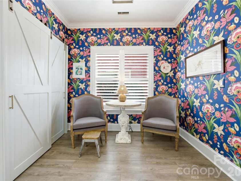 4118 Sharon Commons Lane, Charlotte, NC 28210.  MLS# CAR4366984, YatesRealty ID 16269. 