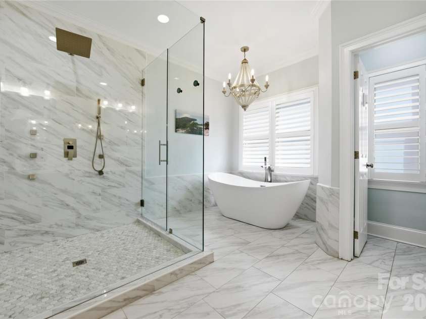 4118 Sharon Commons Lane, Charlotte, NC 28210.  MLS# CAR4366984, YatesRealty ID 16269. 