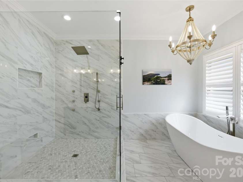 4118 Sharon Commons Lane, Charlotte, NC 28210.  MLS# CAR4366984, YatesRealty ID 16269. 