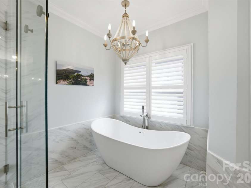 4118 Sharon Commons Lane, Charlotte, NC 28210.  MLS# CAR4366984, YatesRealty ID 16269. 