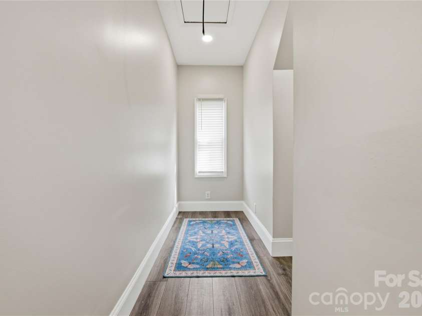 4118 Sharon Commons Lane, Charlotte, NC 28210.  MLS# CAR4366984, YatesRealty ID 16269. 
