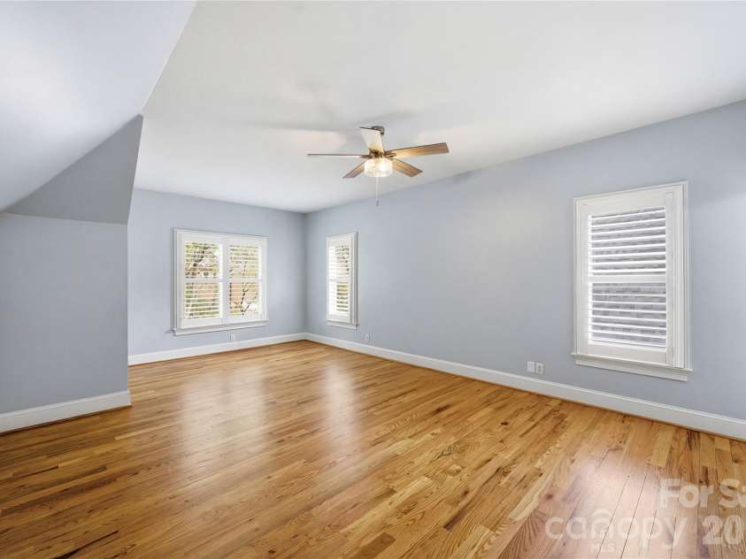 4118 Sharon Commons Lane, Charlotte, NC 28210.  MLS# CAR4366984, YatesRealty ID 16269. 