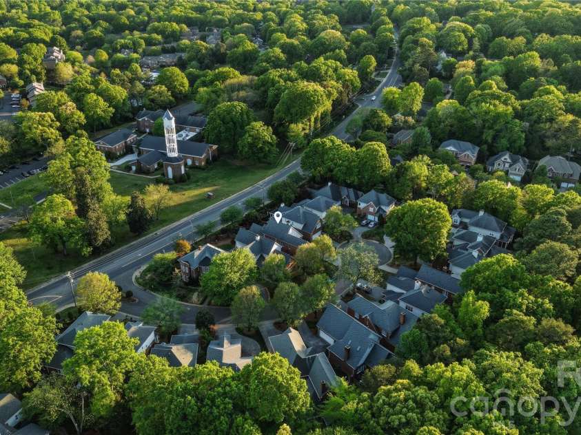 4118 Sharon Commons Lane, Charlotte, NC 28210.  MLS# CAR4366984, YatesRealty ID 16269. 