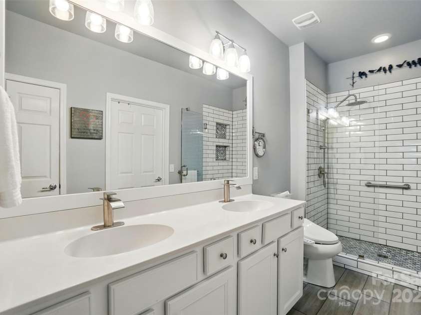 9003 Smokey Hill Lane, Fort Mill, SC 29707.  MLS# CAR4253748, YatesRealty ID 16269. 