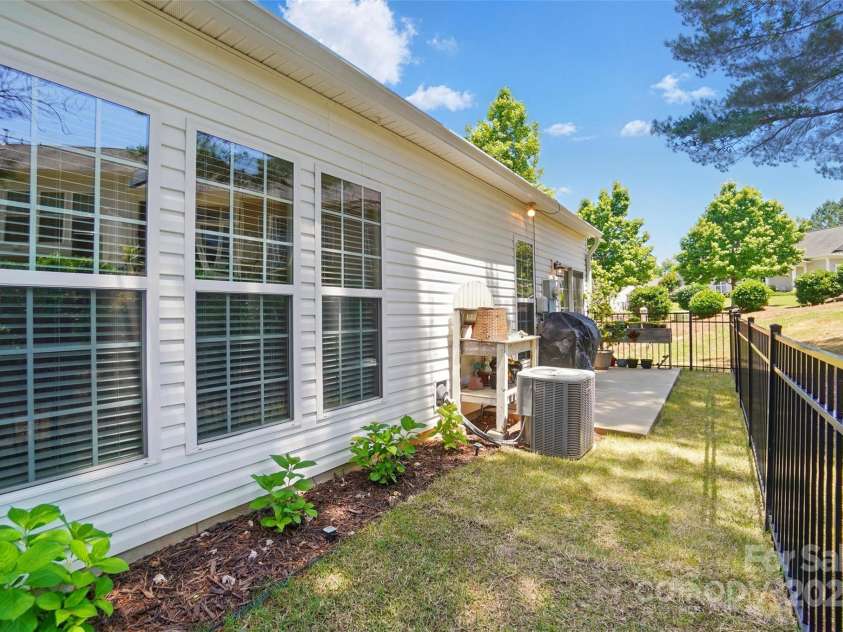 9003 Smokey Hill Lane, Fort Mill, SC 29707.  MLS# CAR4253748, YatesRealty ID 16269. 