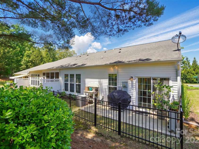 9003 Smokey Hill Lane, Fort Mill, SC 29707.  MLS# CAR4253748, YatesRealty ID 16269. 