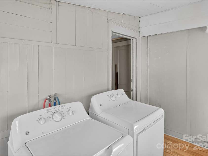 1114 Wilson W Lee Boulevard, Statesville, NC 28677.  MLS# CAR4322485, YatesRealty ID 1627. 