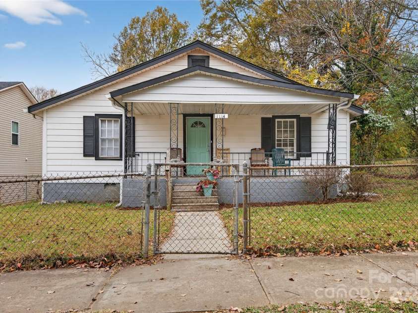 1114 Wilson W Lee Boulevard, Statesville, NC 28677.  MLS# CAR4322485, YatesRealty ID 1627. 