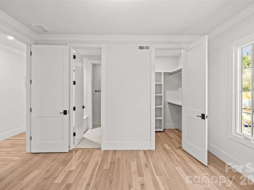 1607 Tippah Park Court, Charlotte, NC 28205.  MLS# CAR4334543, YatesRealty ID 16271. Bedroom 1