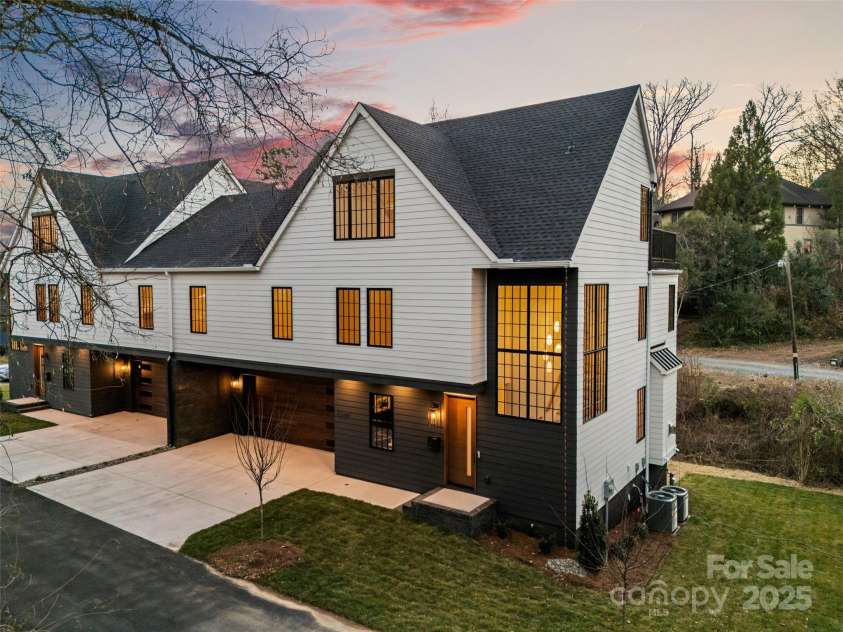 1607 Tippah Park Court, Charlotte, NC 28205.  MLS# CAR4334543, YatesRealty ID 16271. Exterior Elevation