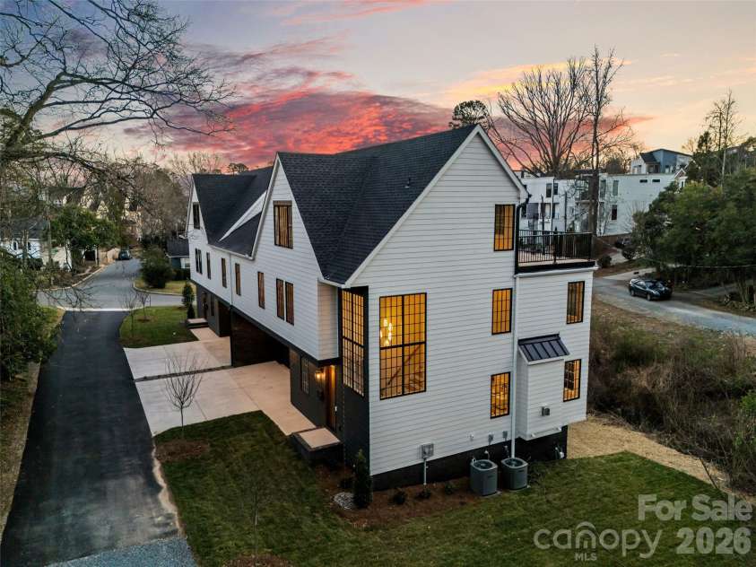 1607 Tippah Park Court, Charlotte, NC 28205.  MLS# CAR4334543, YatesRealty ID 16271. Exterior Side Elevation