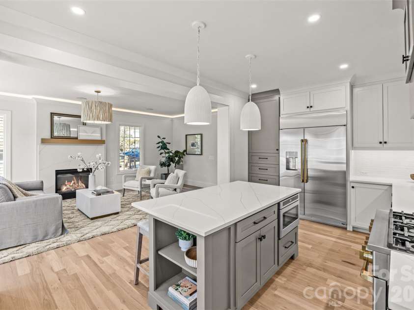 1607 Tippah Park Court, Charlotte, NC 28205.  MLS# CAR4334543, YatesRealty ID 16271. Kitchen