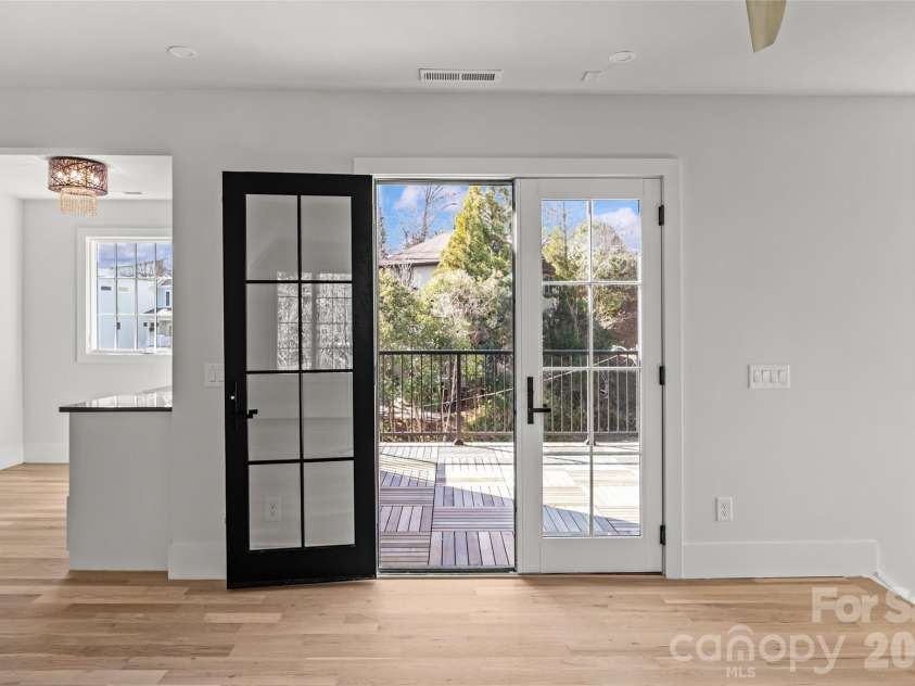 1607 Tippah Park Court, Charlotte, NC 28205.  MLS# CAR4334543, YatesRealty ID 16271. Loft to Terrace