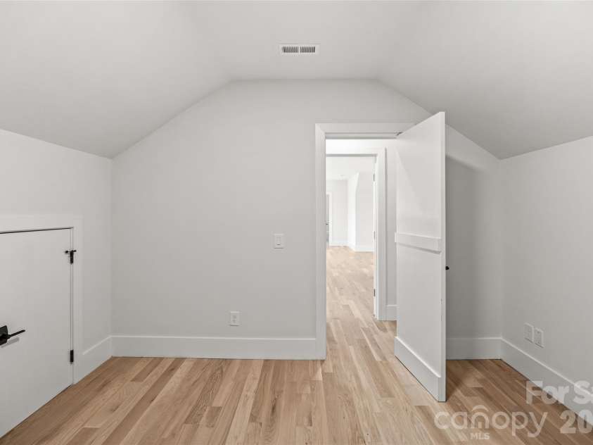 1607 Tippah Park Court, Charlotte, NC 28205.  MLS# CAR4334543, YatesRealty ID 16271. Secret Room
