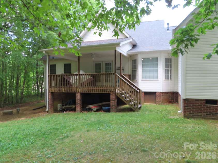 300 Tradewinds Lane, York, SC 29745.  MLS# CAR4374556, YatesRealty ID 16272. 