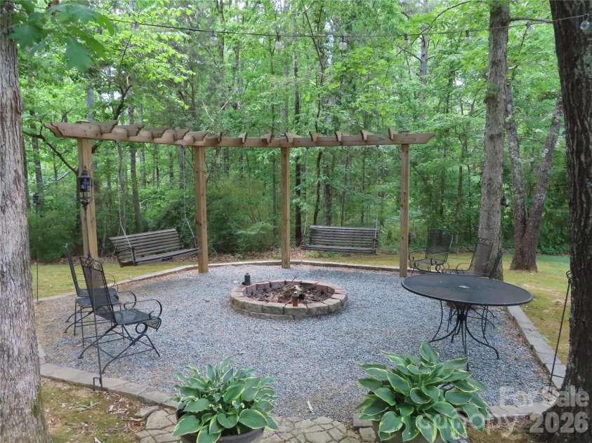 300 Tradewinds Lane, York, SC 29745.  MLS# CAR4374556, YatesRealty ID 16272. 