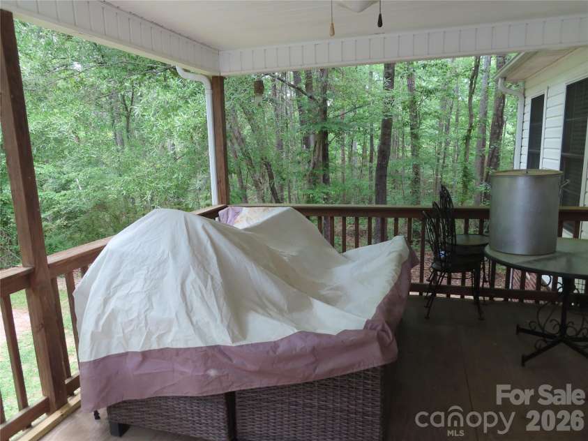 300 Tradewinds Lane, York, SC 29745.  MLS# CAR4374556, YatesRealty ID 16272. 