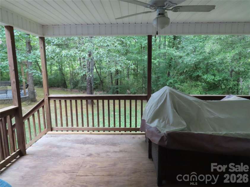 300 Tradewinds Lane, York, SC 29745.  MLS# CAR4374556, YatesRealty ID 16272. 