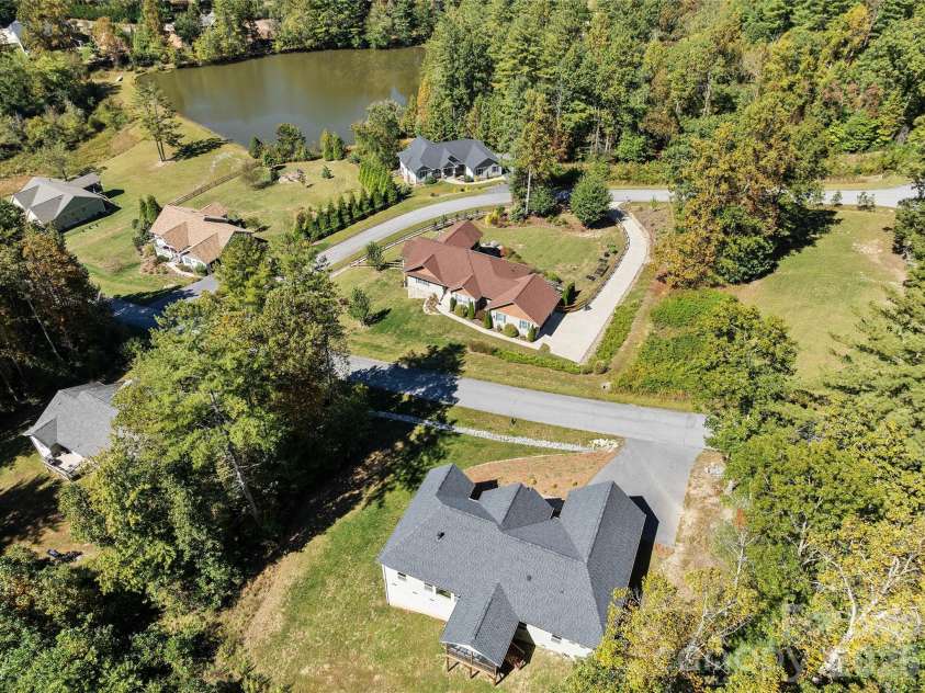 258 Crystal Heights Drive, Hendersonville, NC 28739.  MLS# CAR4345457, YatesRealty ID 16273. 