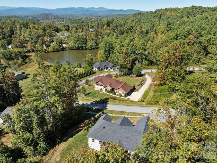 258 Crystal Heights Drive, Hendersonville, NC 28739.  MLS# CAR4345457, YatesRealty ID 16273. 