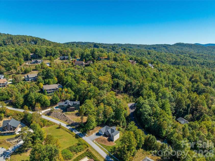 258 Crystal Heights Drive, Hendersonville, NC 28739.  MLS# CAR4345457, YatesRealty ID 16273. 