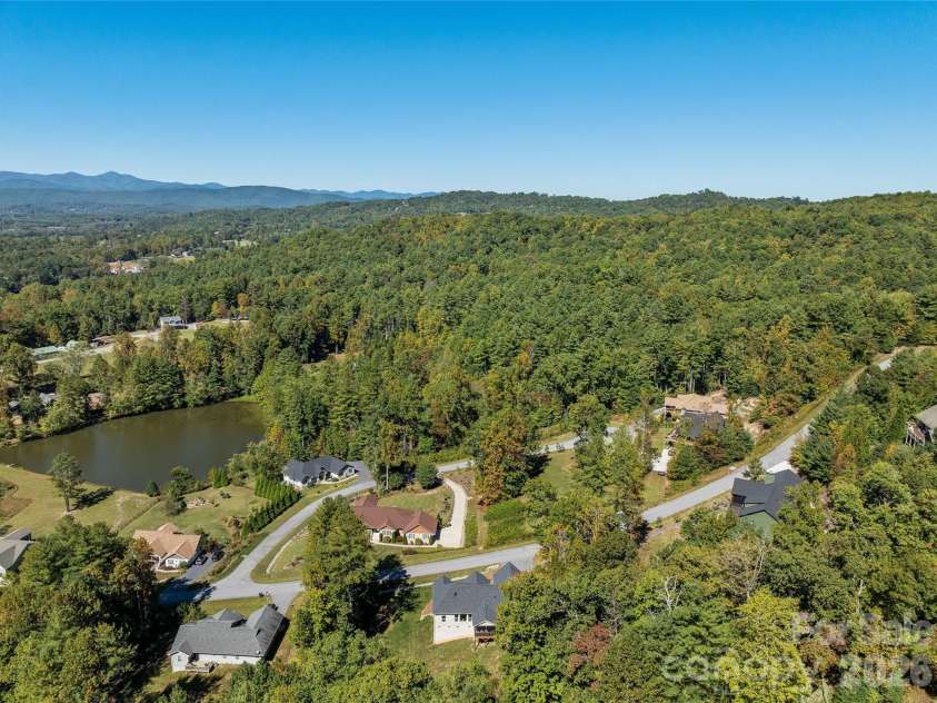 258 Crystal Heights Drive, Hendersonville, NC 28739.  MLS# CAR4345457, YatesRealty ID 16273. 