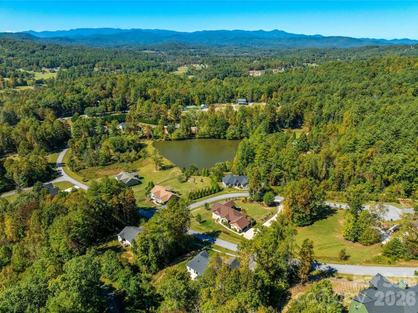 258 Crystal Heights Drive, Hendersonville, NC 28739.  MLS# CAR4345457, YatesRealty ID 16273. 
