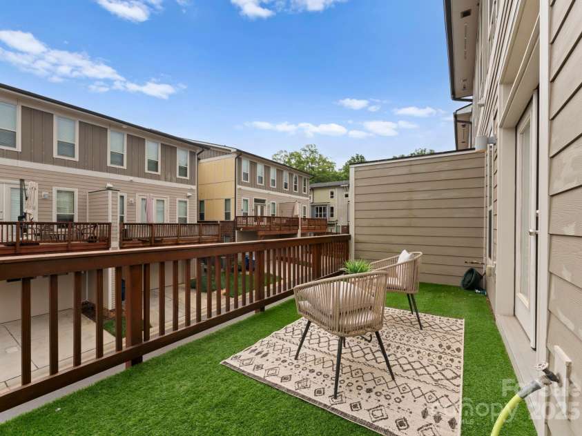 859 Academy Street, Charlotte, NC 28205.  MLS# CAR4260482, YatesRealty ID 16273. 