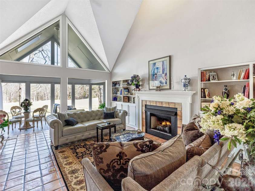 132 Overlook Drive, Flat Rock, NC 28731.  MLS# CAR4354088, YatesRealty ID 16275. 