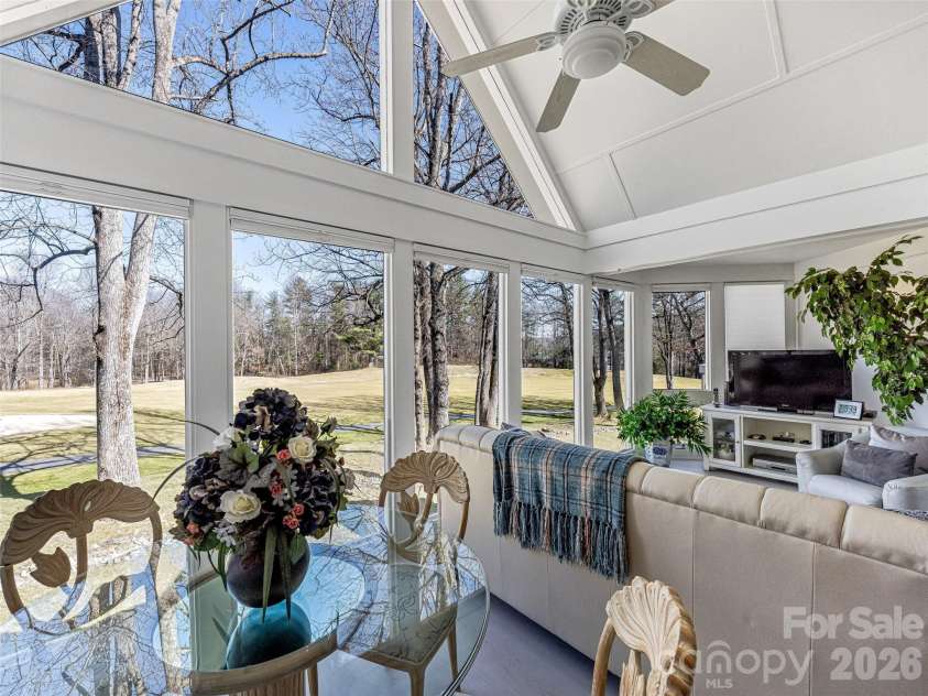 132 Overlook Drive, Flat Rock, NC 28731.  MLS# CAR4354088, YatesRealty ID 16275. 