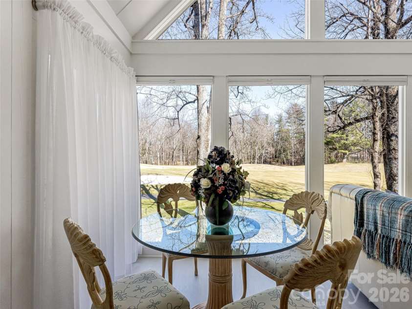 132 Overlook Drive, Flat Rock, NC 28731.  MLS# CAR4354088, YatesRealty ID 16275. 